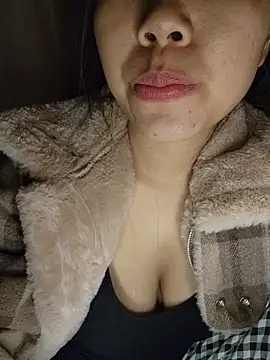 Snapshot of Xiu-L chatting on 12.05.25 Xiu-L online show from 12.05.25