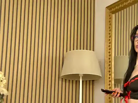 IvyCole online show from 12.04.25