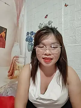 Snapshot of Cover-baa chatting on 07.15.26 Cover-baa online show from 07.15.26