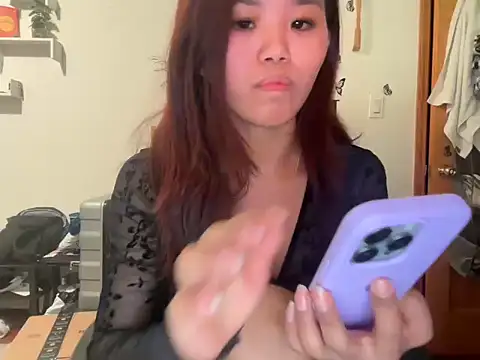 tinydaisy21 online show from 11.21.25