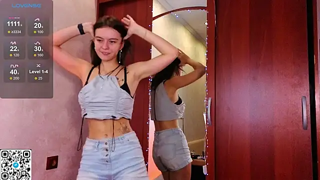 Snapshot of DevonaCasm chatting on 02.03.26 DevonaCasm online show from 02.03.26