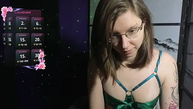 Snapshot of scarlettsrose chatting on 01.12.26 scarlettsrose online show from 01.12.26