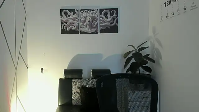 Snapshot of James_Adams_01 chatting on 12.16.25 James Adams 01 online show from 12.16.25