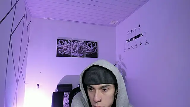 Snapshot of James_Adams_01 chatting on 12.17.25 James Adams 01 online show from 12.17.25