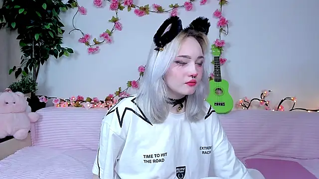 Snapshot of RanaKaduk chatting on 02.14.26 RanaKaduk online show from 02.14.26