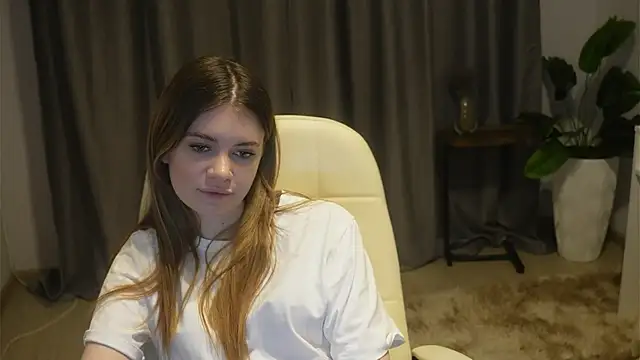 Snapshot of AngelesBenitz chatting on 11.19.25 AngelesBenitz online show from 11.19.25