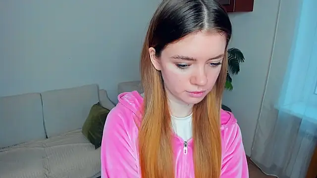 Snapshot of AngelesBenitz chatting on 11.29.25 AngelesBenitz online show from 11.29.25