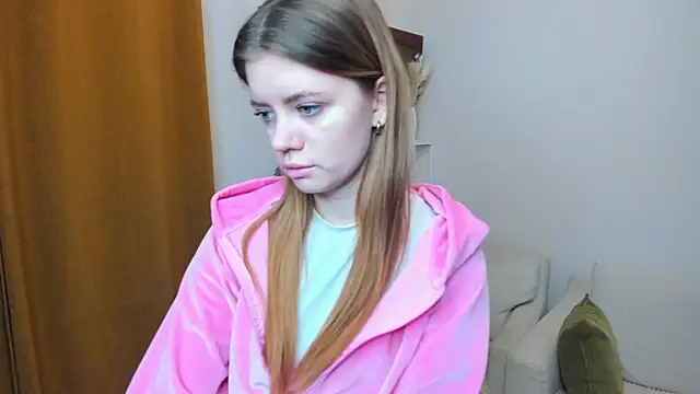 Snapshot of AngelesBenitz chatting on 12.03.25 AngelesBenitz online show from 12.03.25