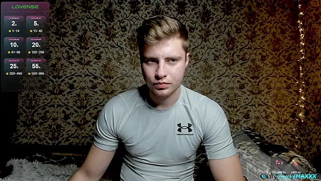 Snapshot of Maxhornyblondieman chatting on 12.03.25 Maxhornyblondieman online show from 12.03.25