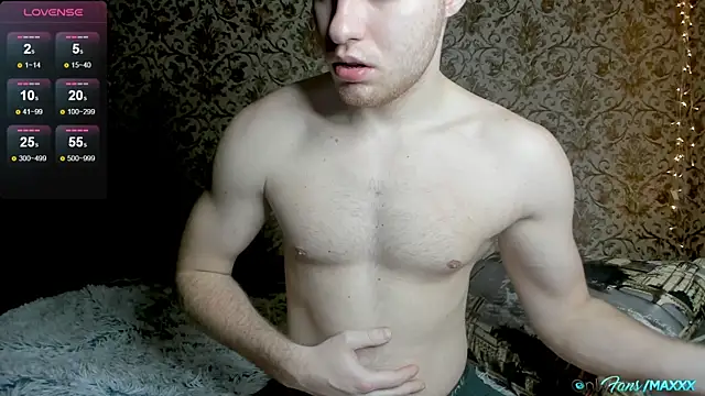 Snapshot of Maxhornyblondieman chatting on 12.19.25 Maxhornyblondieman online show from 12.19.25