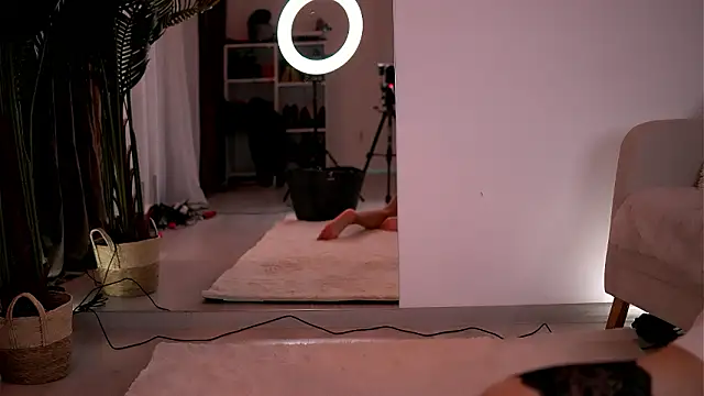 Snapshot of LuvCaprice chatting on 03.18.26 LuvCaprice online show from 03.18.26