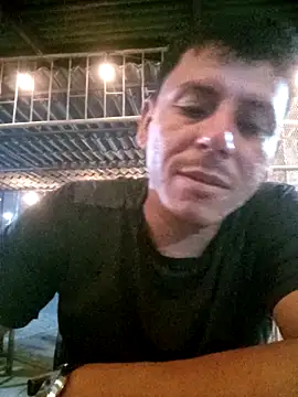 Snapshot of juunioreest chatting on 12.15.25 juunioreest online show from 12.15.25