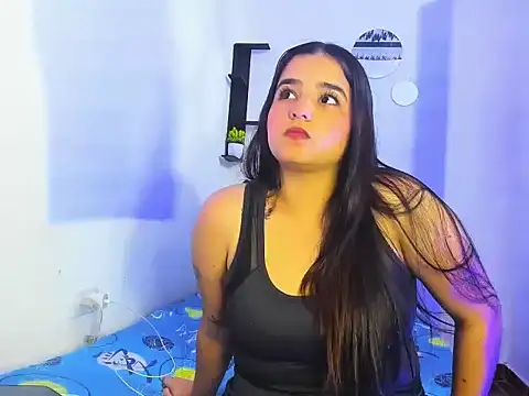 Snapshot of Babyhoney18 chatting on 12.05.25 Babyhoney18 online show from 12.05.25