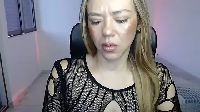 Snapshot of Annie_Cervantez chatting on 04.26.26 Annie Cervantez online show from 04.26.26