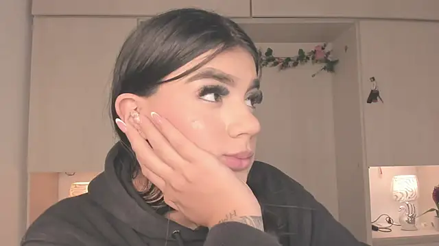 ShirleyJones  online show from 12.18.25