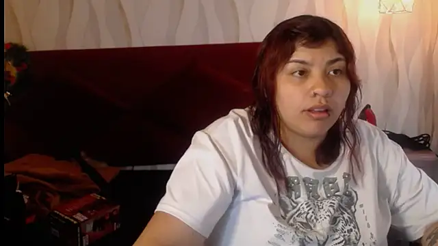 Snapshot of danna_garza chatting on 12.18.25 danna garza online show from 12.18.25