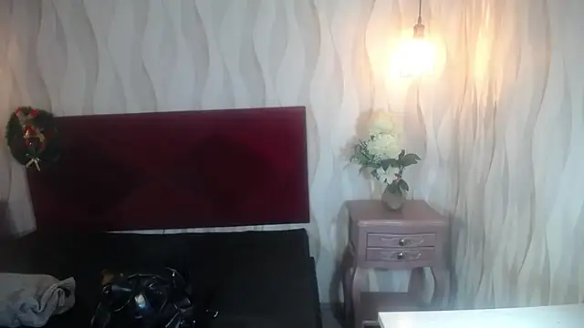 Snapshot of danna_garza chatting on 12.21.25 danna garza online show from 12.21.25