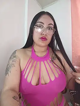 Snapshot of KatyVelvet07 chatting on 11.24.25 KatyVelvet07 online show from 11.24.25