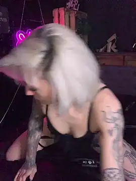 Shy-Ivy online show from 04.21.26