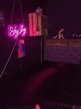 Shy-Ivy online show from 04.22.26