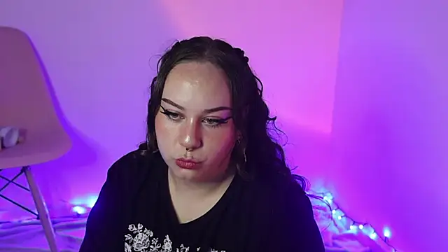 Snapshot of kathleenCosmicVice chatting on 12.03.25 kathleenCosmicVice online show from 12.03.25