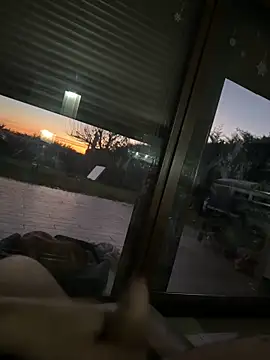 Locotre22 online show from 12.18.25