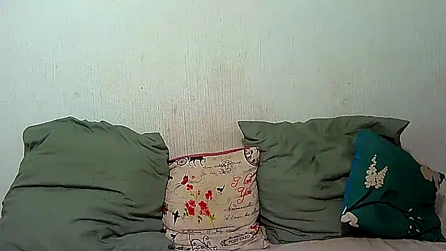 BrunetteNaomi8 online show from 04.21.26