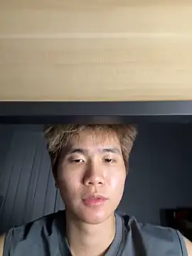 Snapshot of Juhone chatting on 03.19.26 Juhone online show from 03.19.26