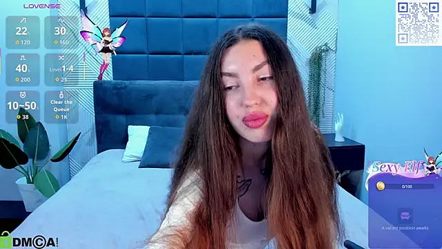 Snapshot of LiraRevery chatting on 12.16.25 LiraRevery online show from 12.16.25