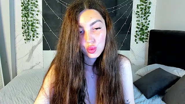 Snapshot of LiraRevery chatting on 06.12.26 LiraRevery online show from 06.12.26