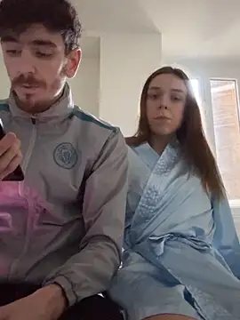 Snapshot of DuoDesir1 chatting on 12.16.25 DuoDesir1 online show from 12.16.25