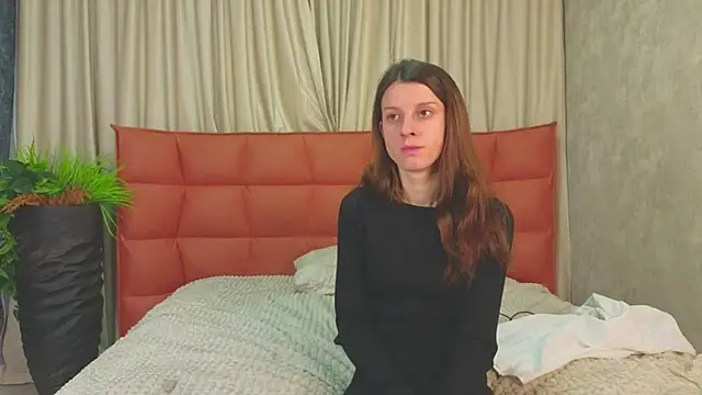 Snapshot of VelvetNyxen chatting on 12.18.25 VelvetNyxen online show from 12.18.25