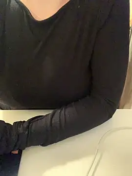 Snapshot of Ghostbaby02 chatting on 01.12.26 Ghostbaby02 online show from 01.12.26