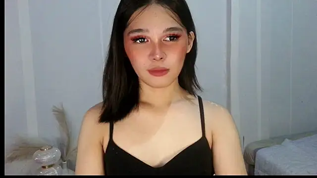 Snapshot of sluttyLeila chatting on 05.16.26 sluttyLeila online show from 05.16.26