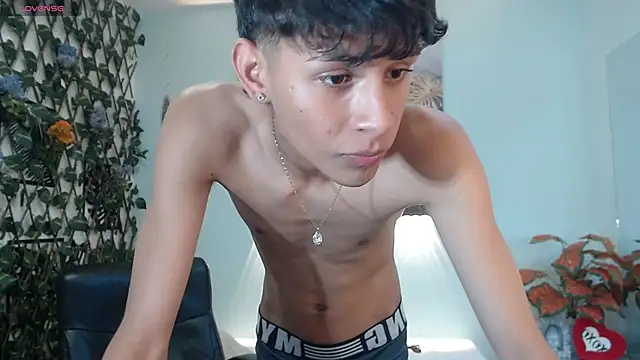 Snapshot of DraxBlade09 chatting on 11.24.25 DraxBlade09 online show from 11.24.25