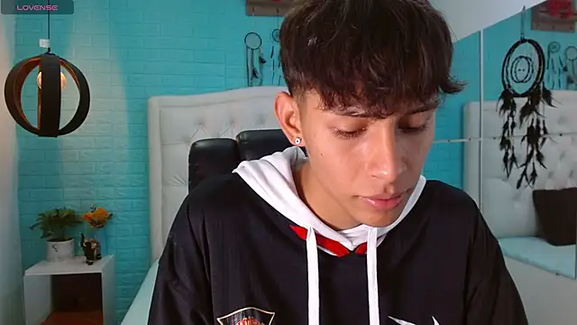 Snapshot of DraxBlade09 chatting on 11.28.25 DraxBlade09 online show from 11.28.25