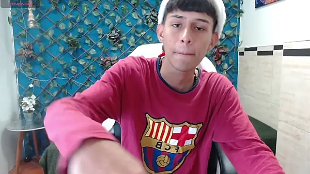 Snapshot of DraxBlade09 chatting on 12.20.25 DraxBlade09 online show from 12.20.25