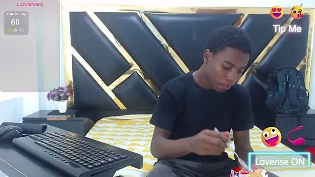 Snapshot of NoahJhonson69 chatting on 01.18.26 NoahJhonson69 online show from 01.18.26