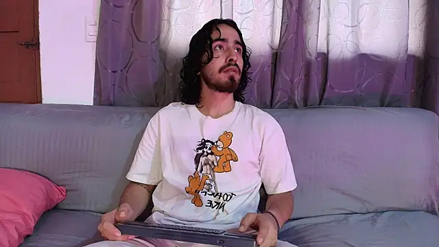 Snapshot of Jave_rave chatting on 05.13.26 Jave rave online show from 05.13.26