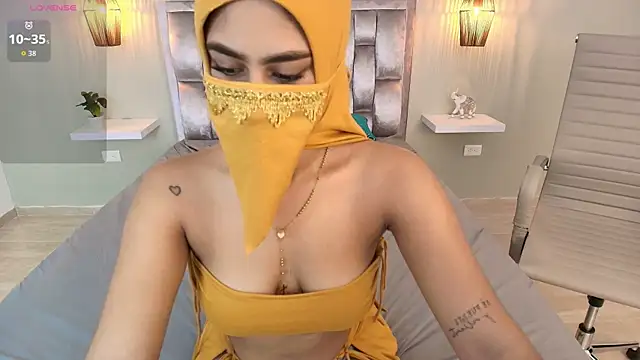 Snapshot of Natash_khalal chatting on 11.29.25 Natash khalal online show from 11.29.25