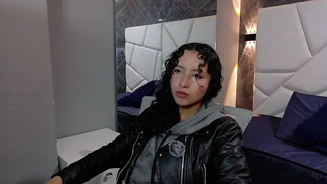 pettymoon1 online show from 11.29.25