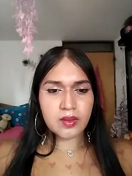 Snapshot of Vivianna__colombia chatting on 11.18.25 Vivianna colombia online show from 11.18.25