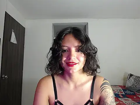 Snapshot of tanukyy chatting on 12.20.25 tanukyy online show from 12.20.25