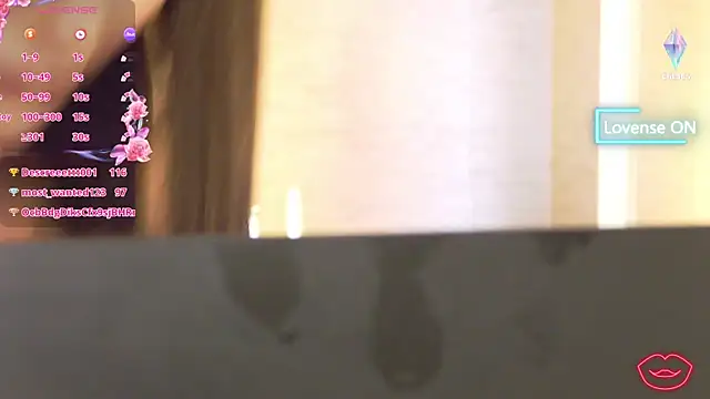 Snapshot of AlishaRuby chatting on 11.26.25 AlishaRuby online show from 11.26.25