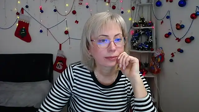 Snapshot of LaurenWishy chatting on 01.10.26 LaurenWishy online show from 01.10.26