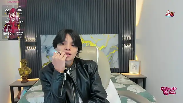 Snapshot of Sylasfrost chatting on 11.21.25 Sylasfrost online show from 11.21.25