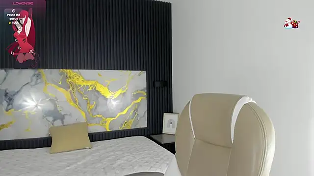 Snapshot of Sylasfrost chatting on 11.22.25 Sylasfrost online show from 11.22.25