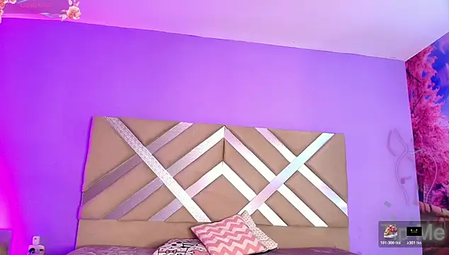 Snapshot of mei_kora chatting on 11.25.25 mei kora online show from 11.25.25