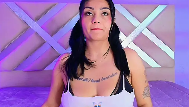 Snapshot of mei_kora chatting on 11.27.25 mei kora online show from 11.27.25