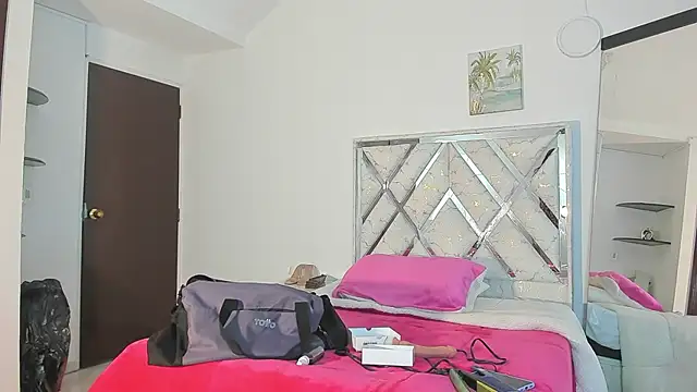 Snapshot of Valentinhaa chatting on 12.04.25 Valentinhaa online show from 12.04.25